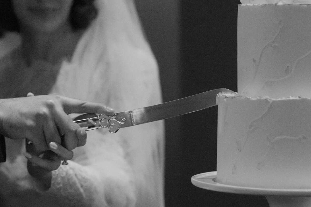 Intimate wedding reception dinner at Burbon stakehouse, JW Essex house marriot, NYC | Oduma photography-8