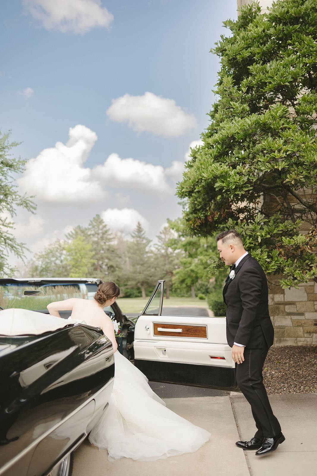 Traditional summer church wedding Rochester MN | Oduma photography -226