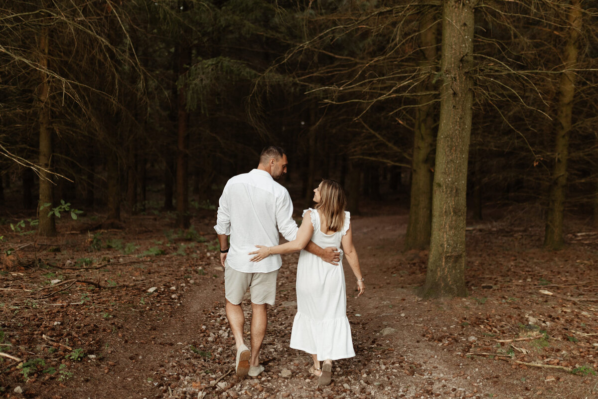 shooting-grossesse-golden-hour-en-nature5