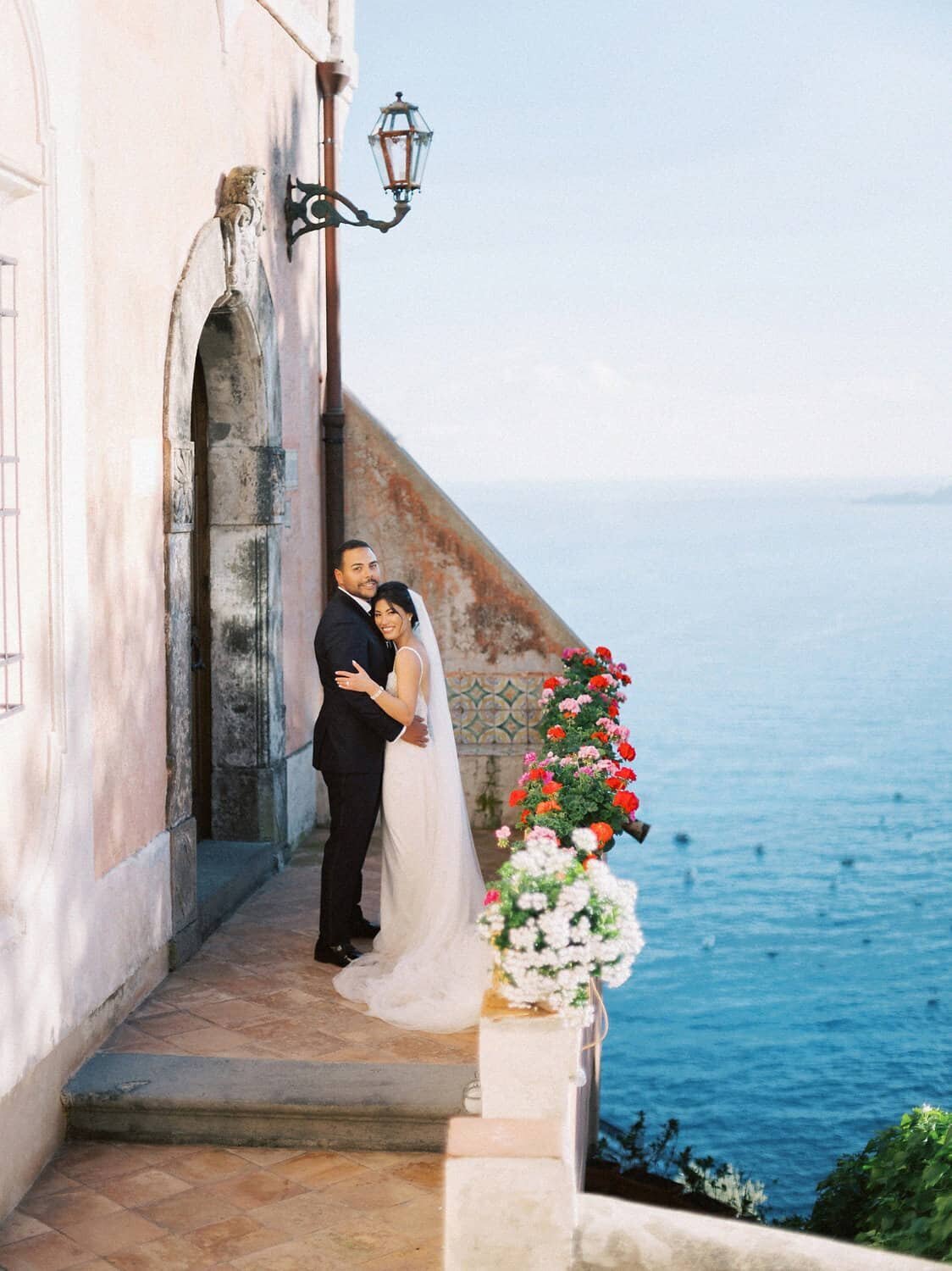 Positano-wedding-villa-San-Giacomo-bride-and-groom-portraits-by-Julia-Kaptelova-Photography-292
