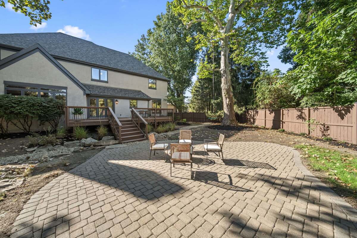 94-web-or-mls-A7407587