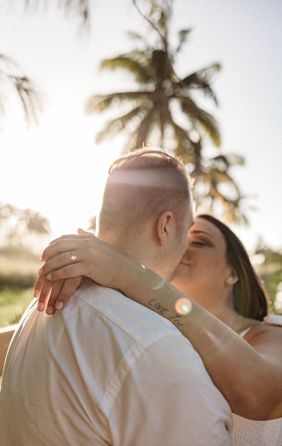 Oahu-North-shore-engagement-photos-14