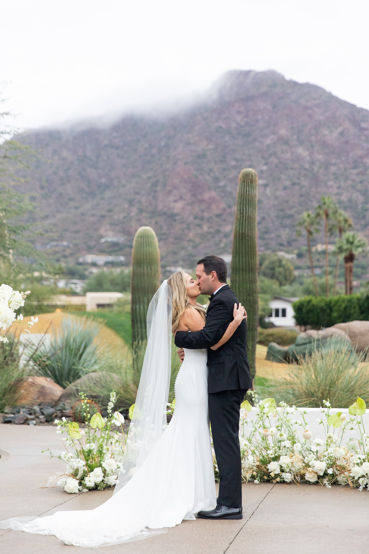 Karlie Colleen Photography - Molly & Casey - Mountain Shadows - Paradise Valley Arizona Wedding-491