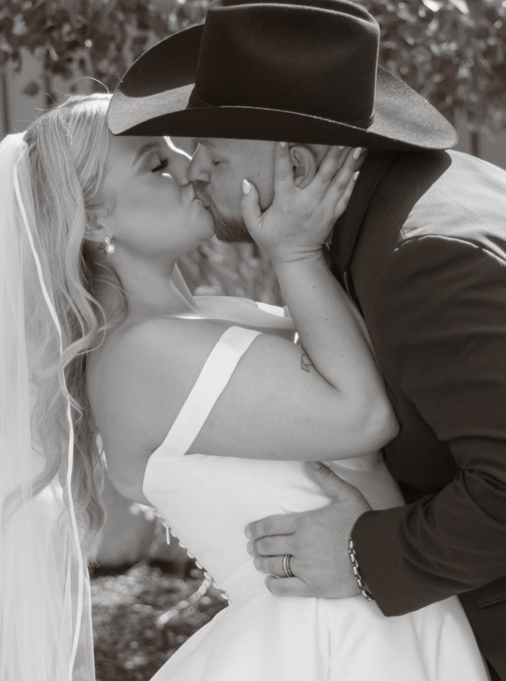 the-white-barn-in-emmett-idaho-wedding-krysta-timmons-photography-ceremony-279