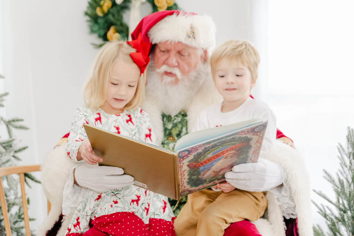 PJ_Photography_Santa23_Milyo,Carly-11