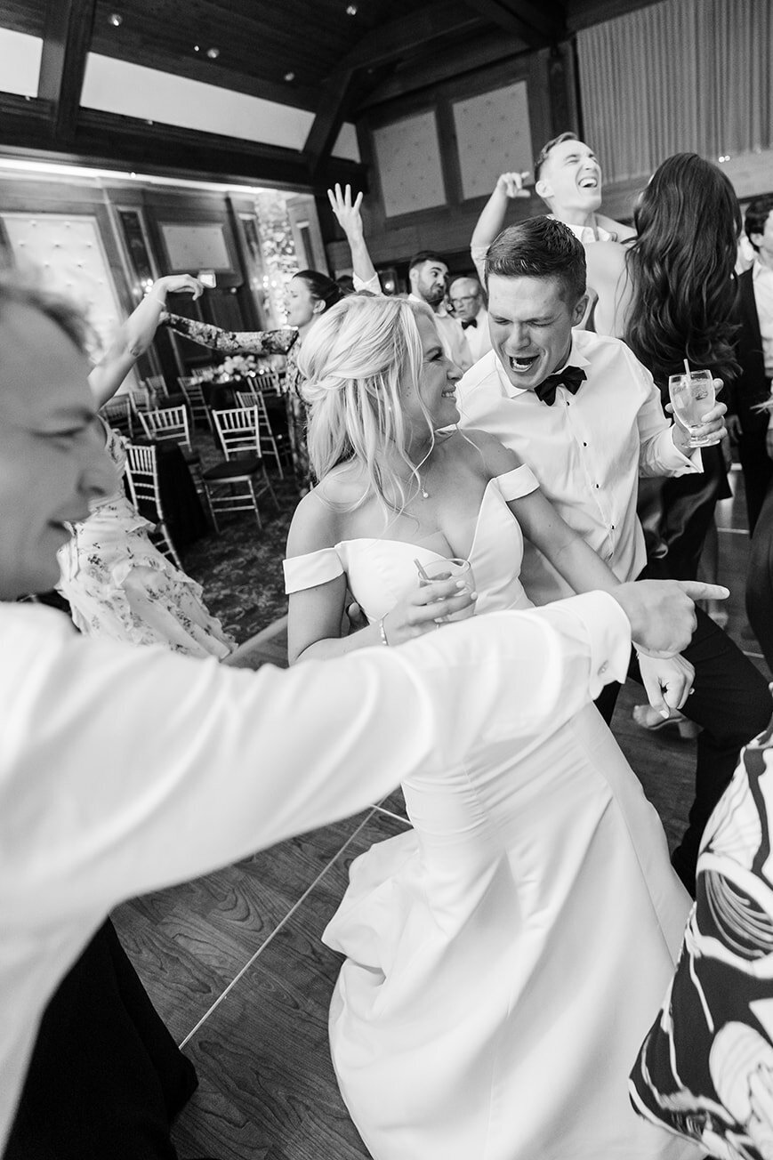 stein-eriksen-lodge-july-summer-park-city-mountain-wedding-pepper-nix-2212-2401bw