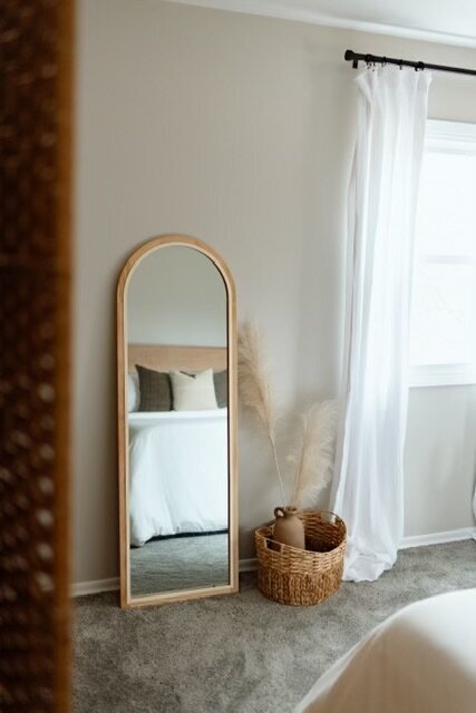 room - mirrior bed close up 