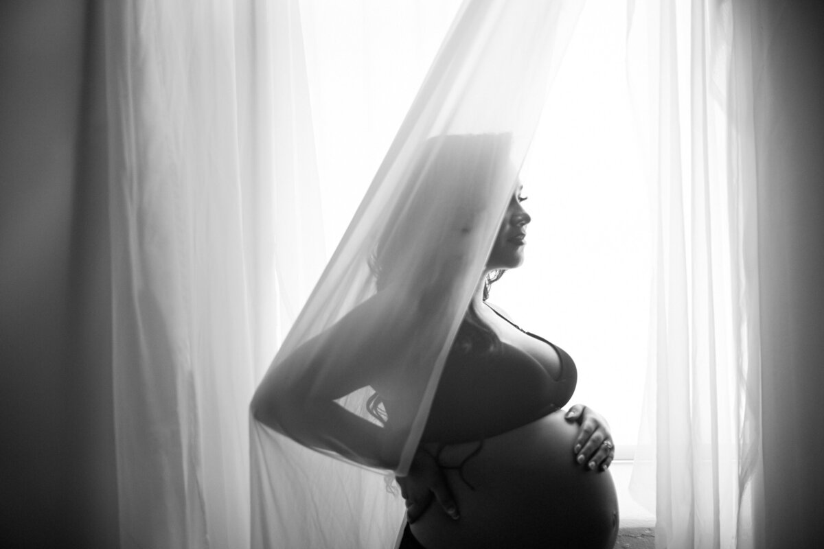Carrie Roseman_CT photographer_boudoir_maternity_Luisanna Cabrera_054