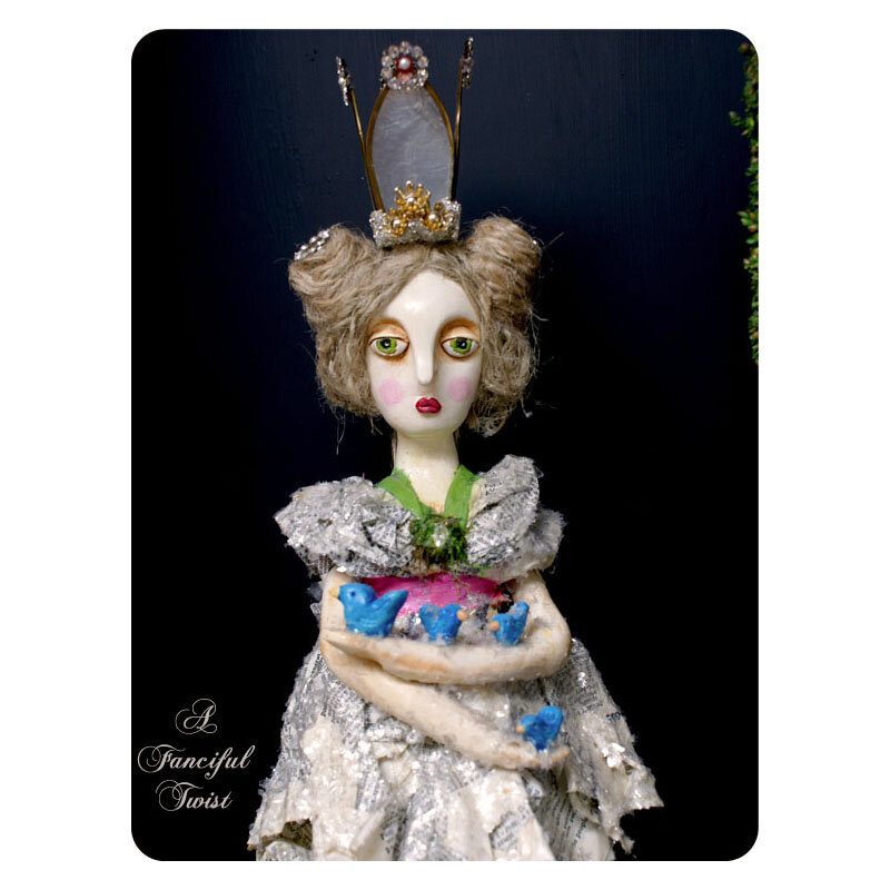 queen-etsy-first-photo