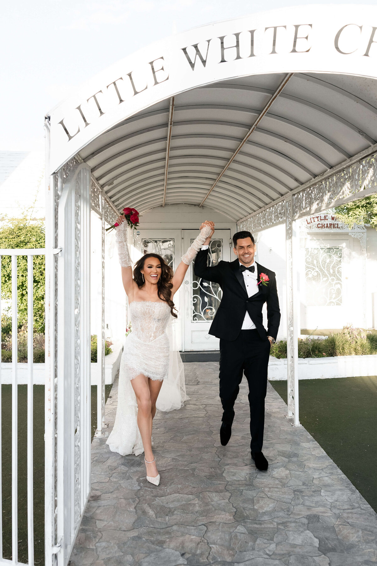 70riskyexposure_alexis-tyler_las-vegas-elopement-photography