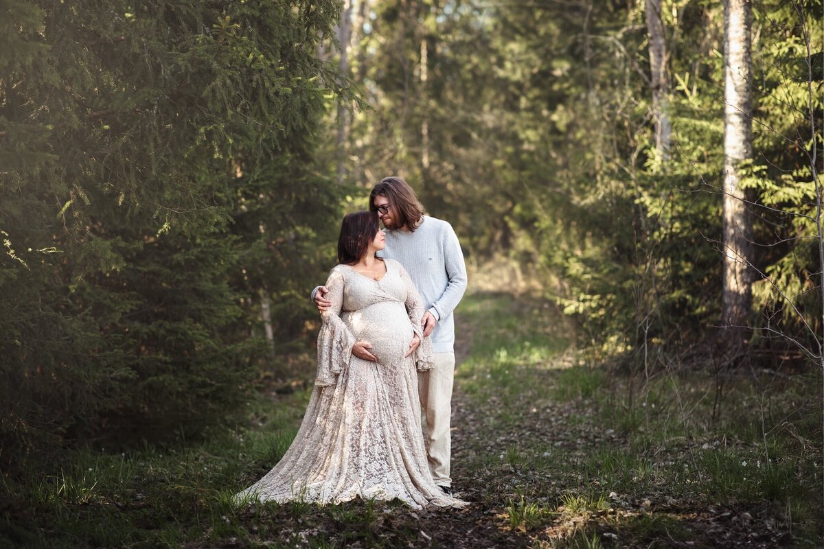 gravidfotografering-skog-magiskt
