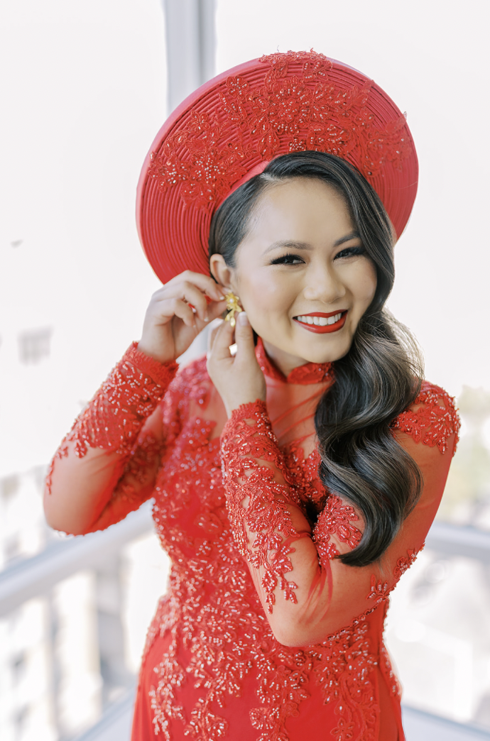 Bride in Vietnamese outfit