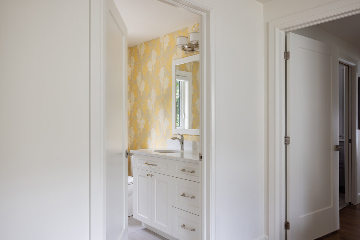 KatCo_Interiors-LakeHouse-InLaw_Bath-02