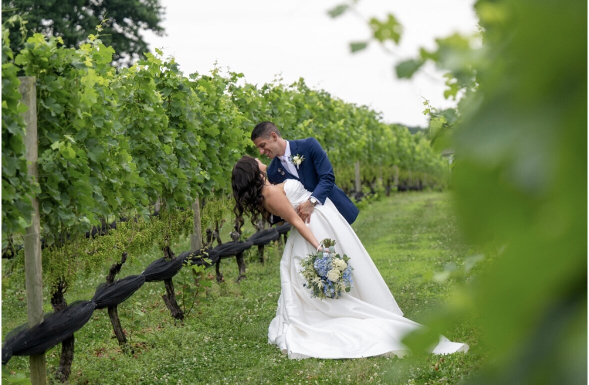 bride-in-anne-barge