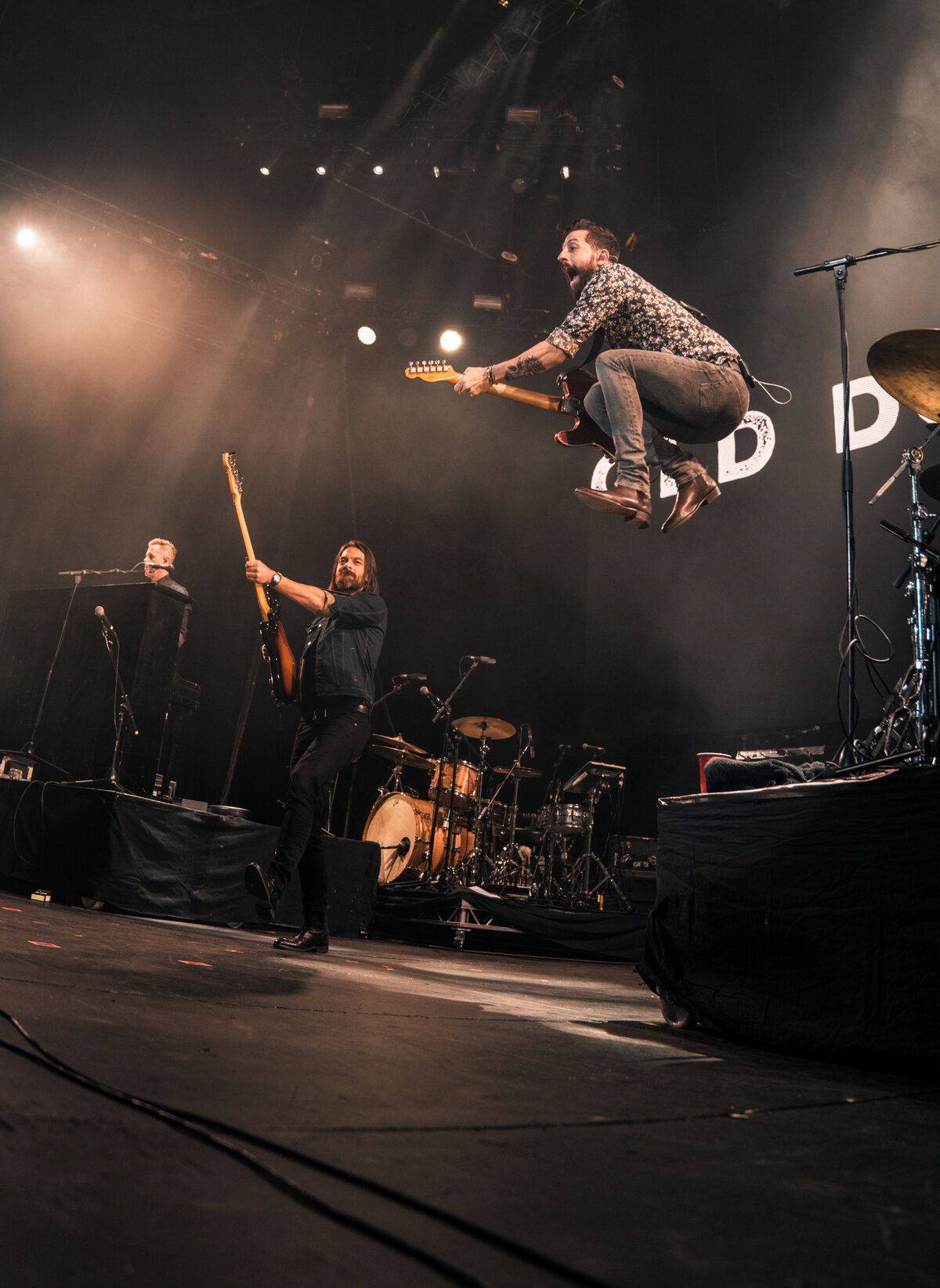Old Dominion stage jump during concert