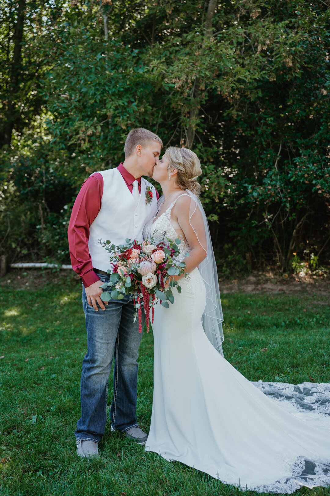 mondovi wedding photographer-56