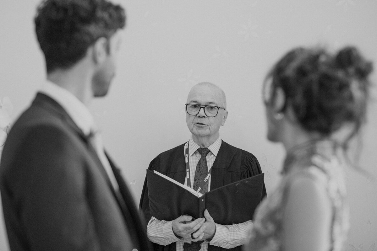 toronto-city-elopement-city-hall-ttc-subway-sugar-beach-fun-romantic-sumer-wedding-2717