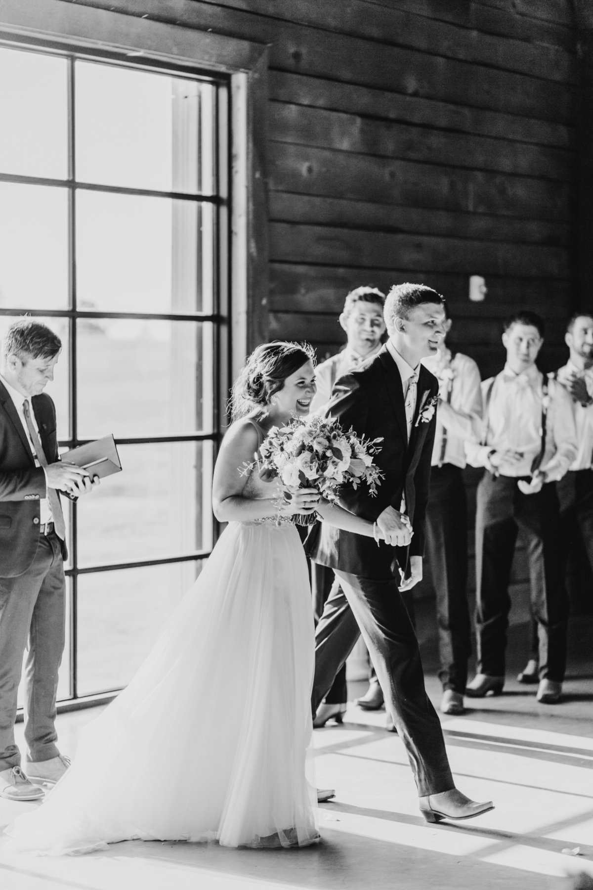 Alexa-Vossler-Photo_Dallas-Wedding-Photographer_North-Texas-Wedding-Photographer_Stephanie-Chase-Wedding-at-Morgan-Creek-Barn-Aubrey-Texas_105