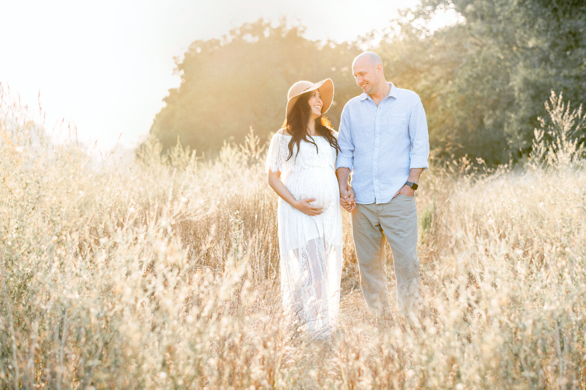 Romantic-Light-Maternity-Session