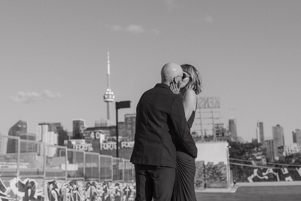 toronto-city-elopement-kensington-market-freespirited-romantic-fun-authentic-wedding-photography-2613