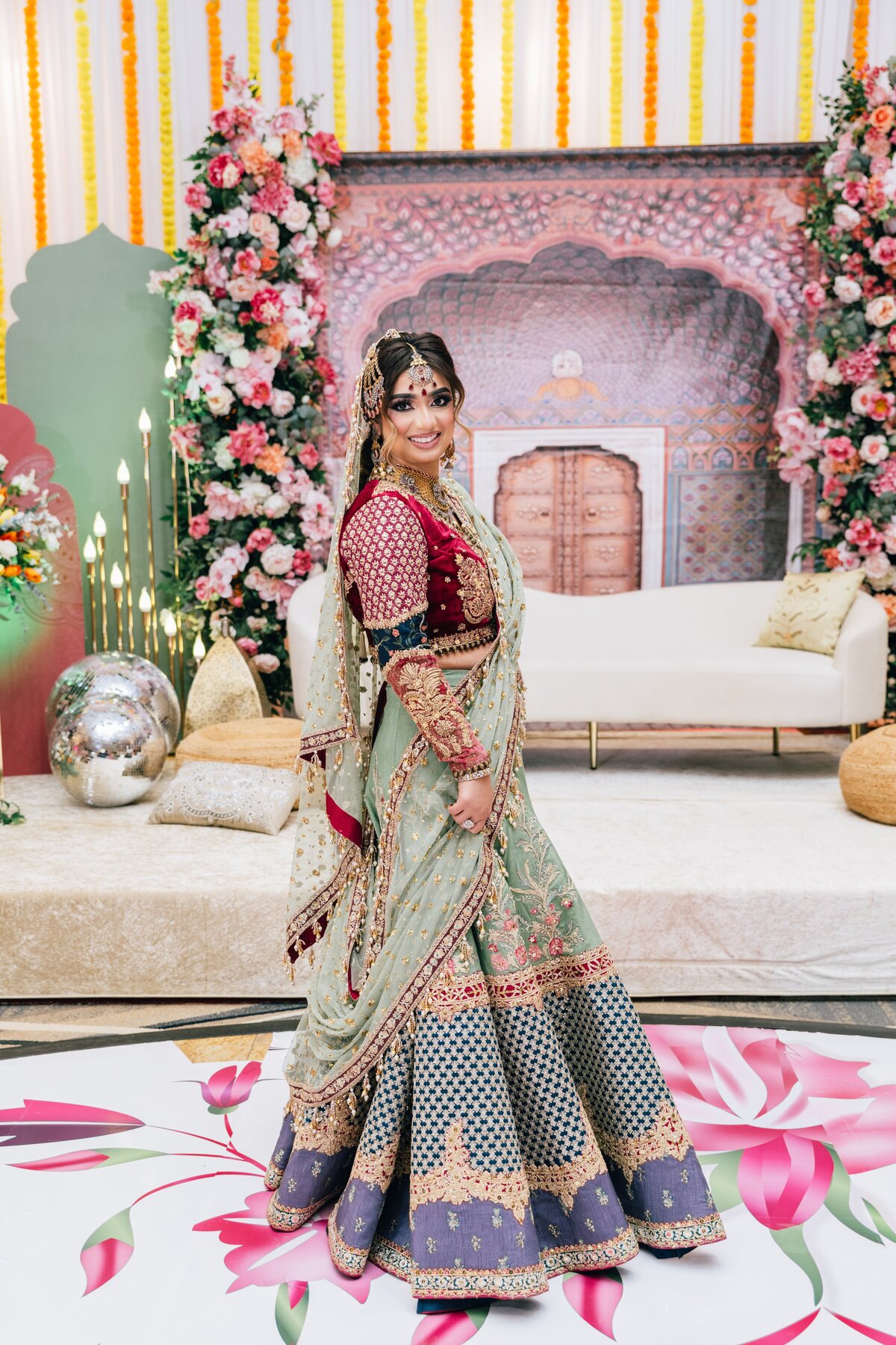 jpeg-optimizer_Chicago-wedding-photographers-Maha-Studios-Teba-Hamd-Mehndi-30