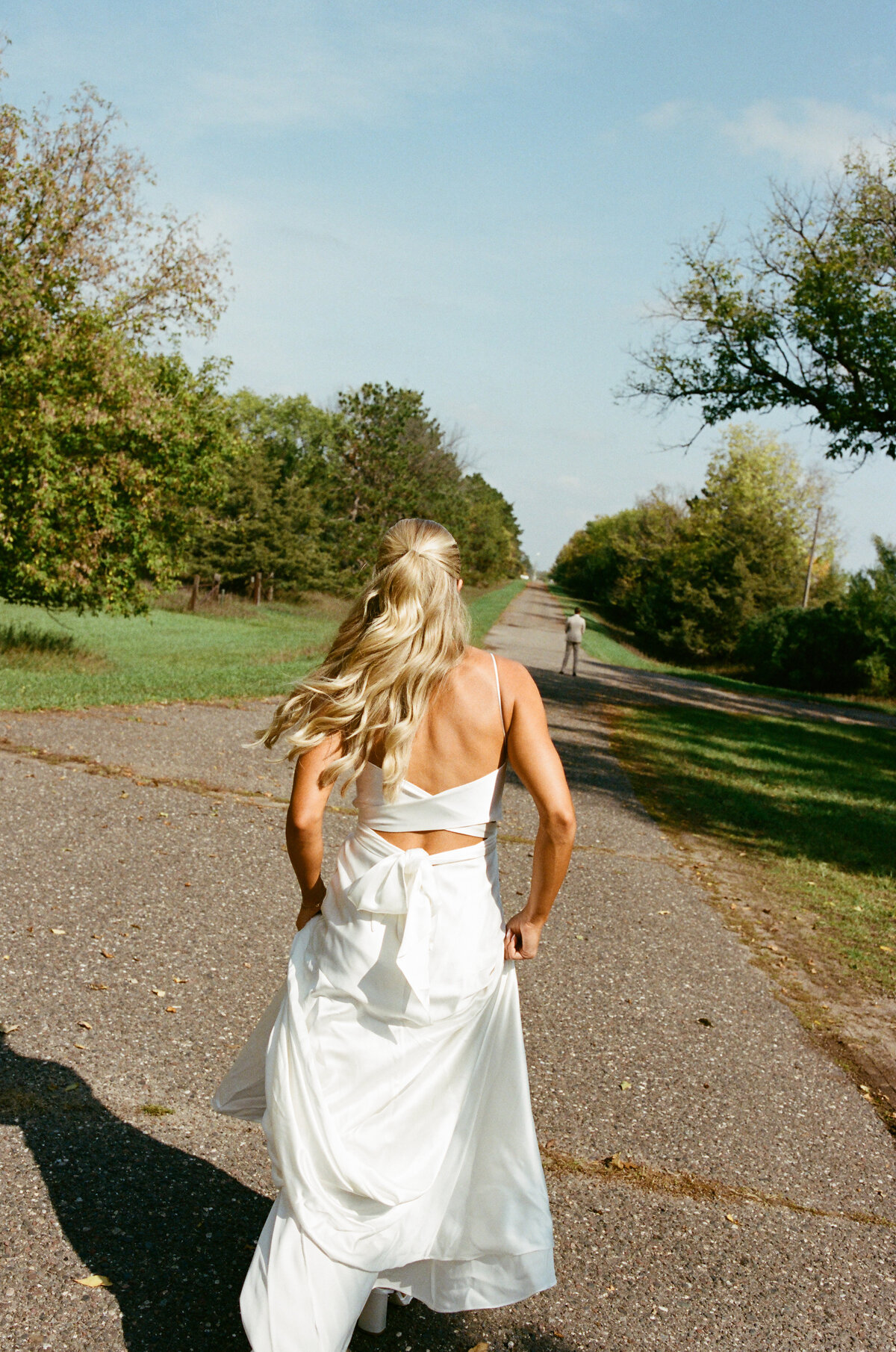 Backyard-Wedding-Rogers-MN-B&S-Will-DeGraw-Clever-Disarray-5