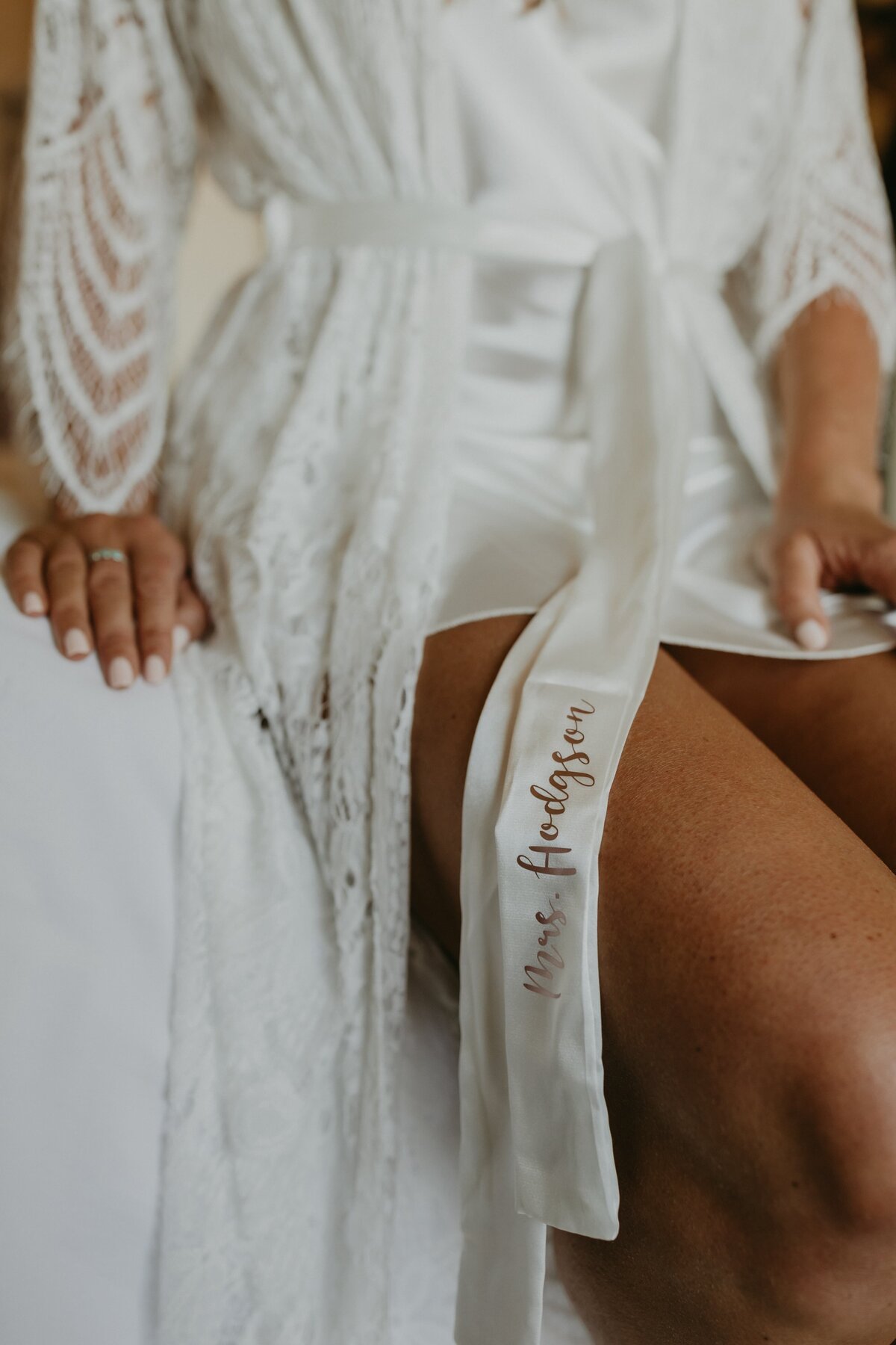 destination-cancun-wedding-getting-ready-details-janelle-aloi-1