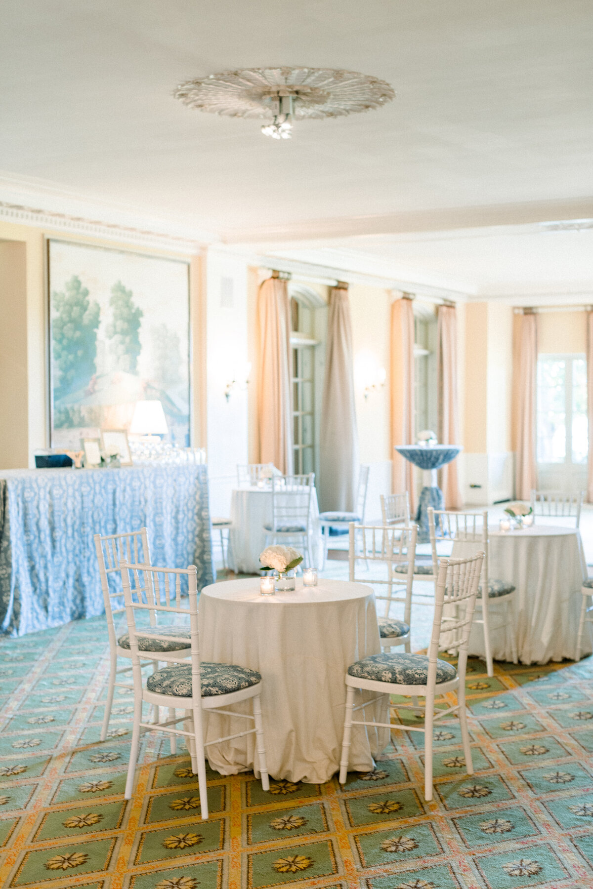 A picture of the venue at the Onwentsia country club. 
