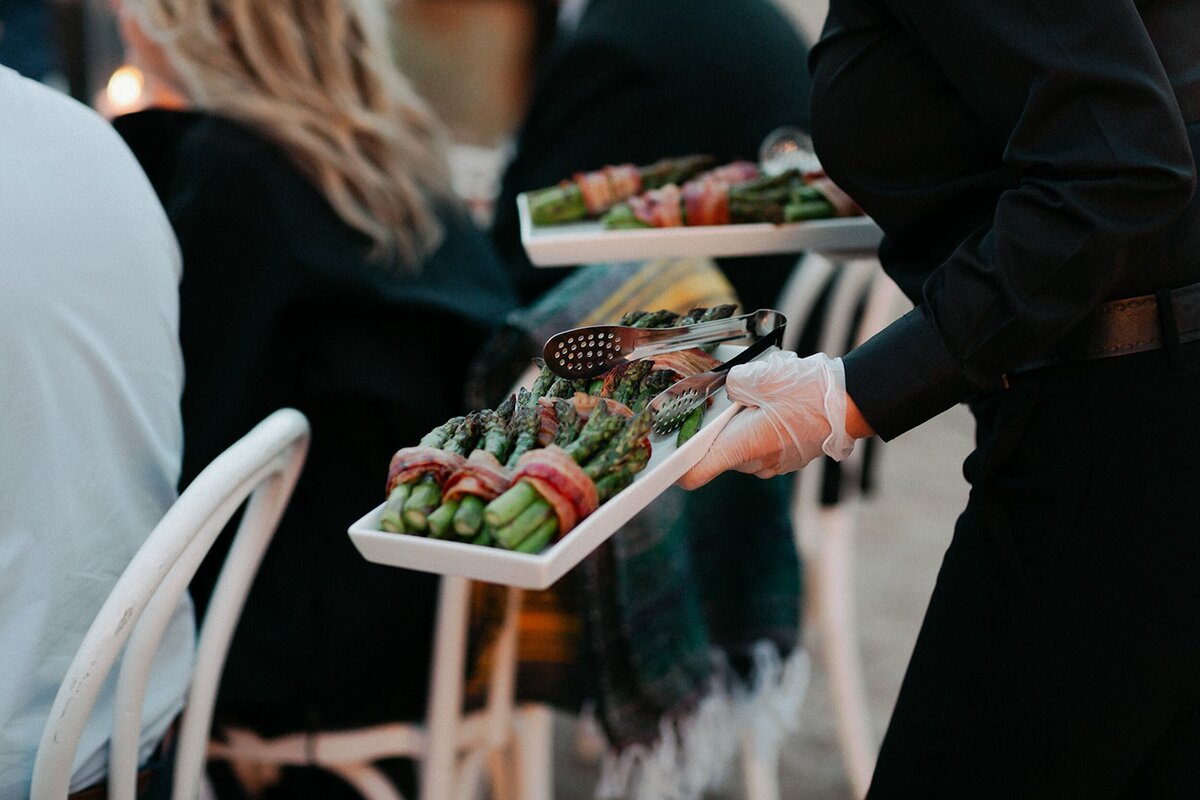 family style full service 