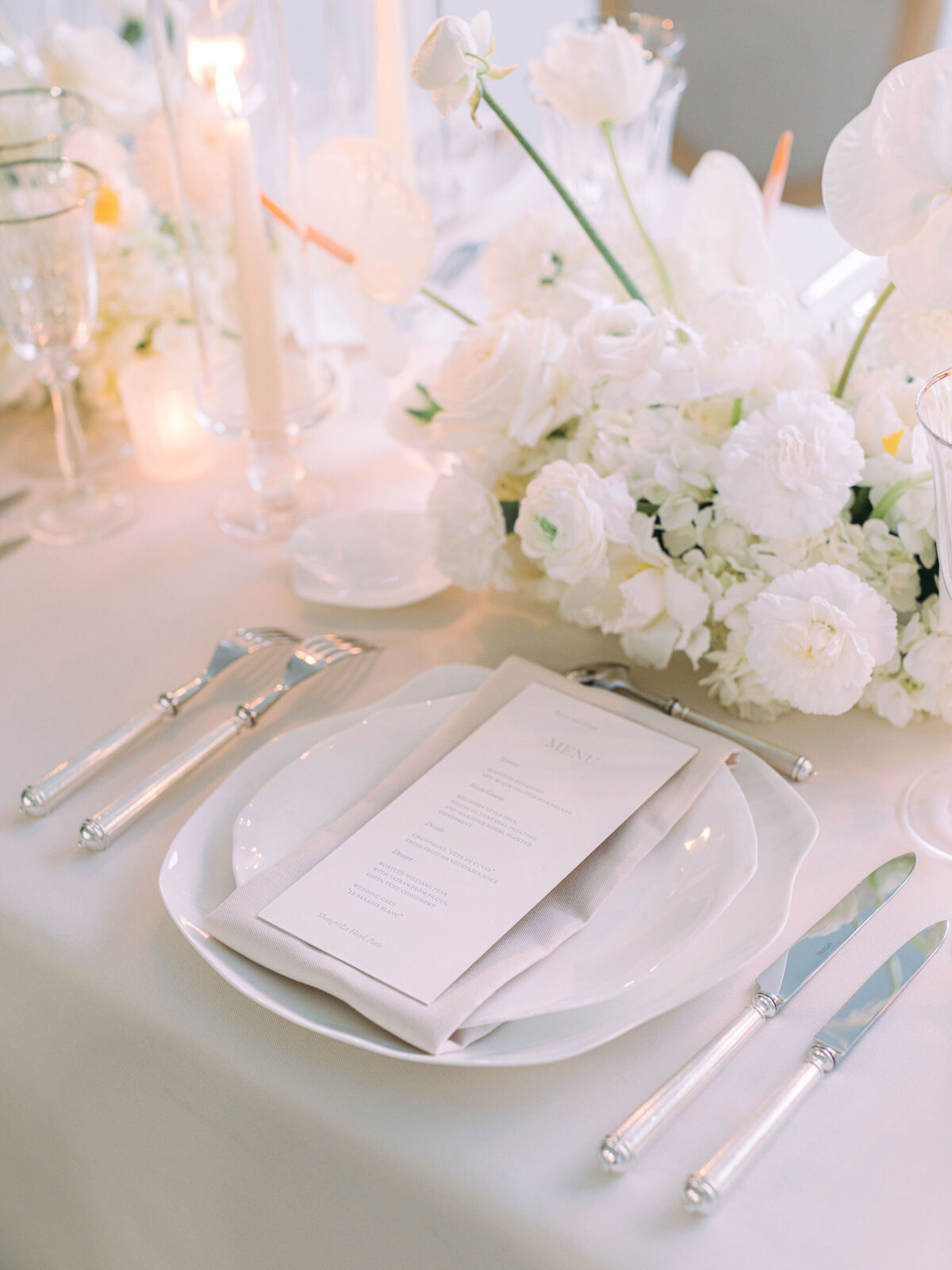 full-white-luxury-design-floral