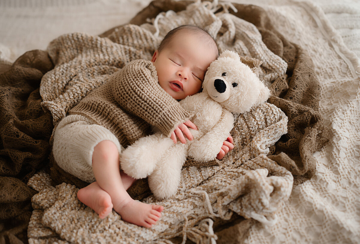 fort-worth-photographer-studio-newborn-family-session (4)