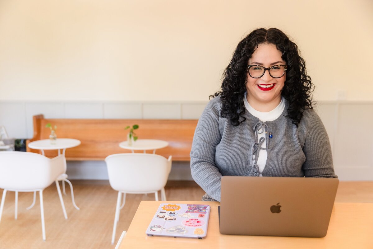 StephanyHealingSeedsTherapy-135pp