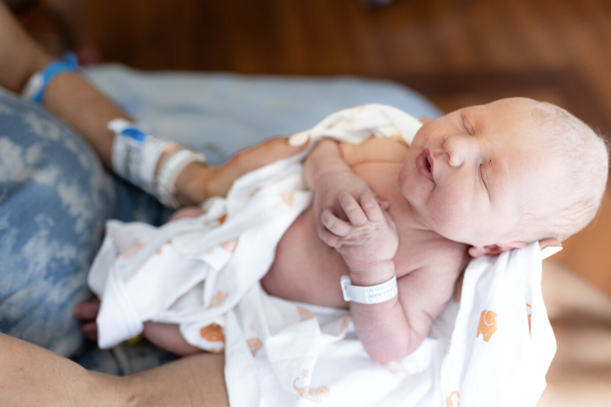 French-Hospital-Newborn-Photos010