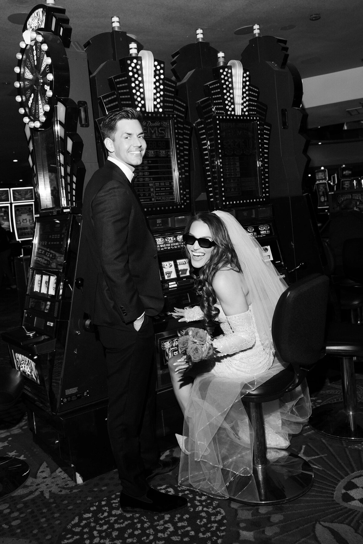 85riskyexposure_alexis-tyler_las-vegas-elopement-photography