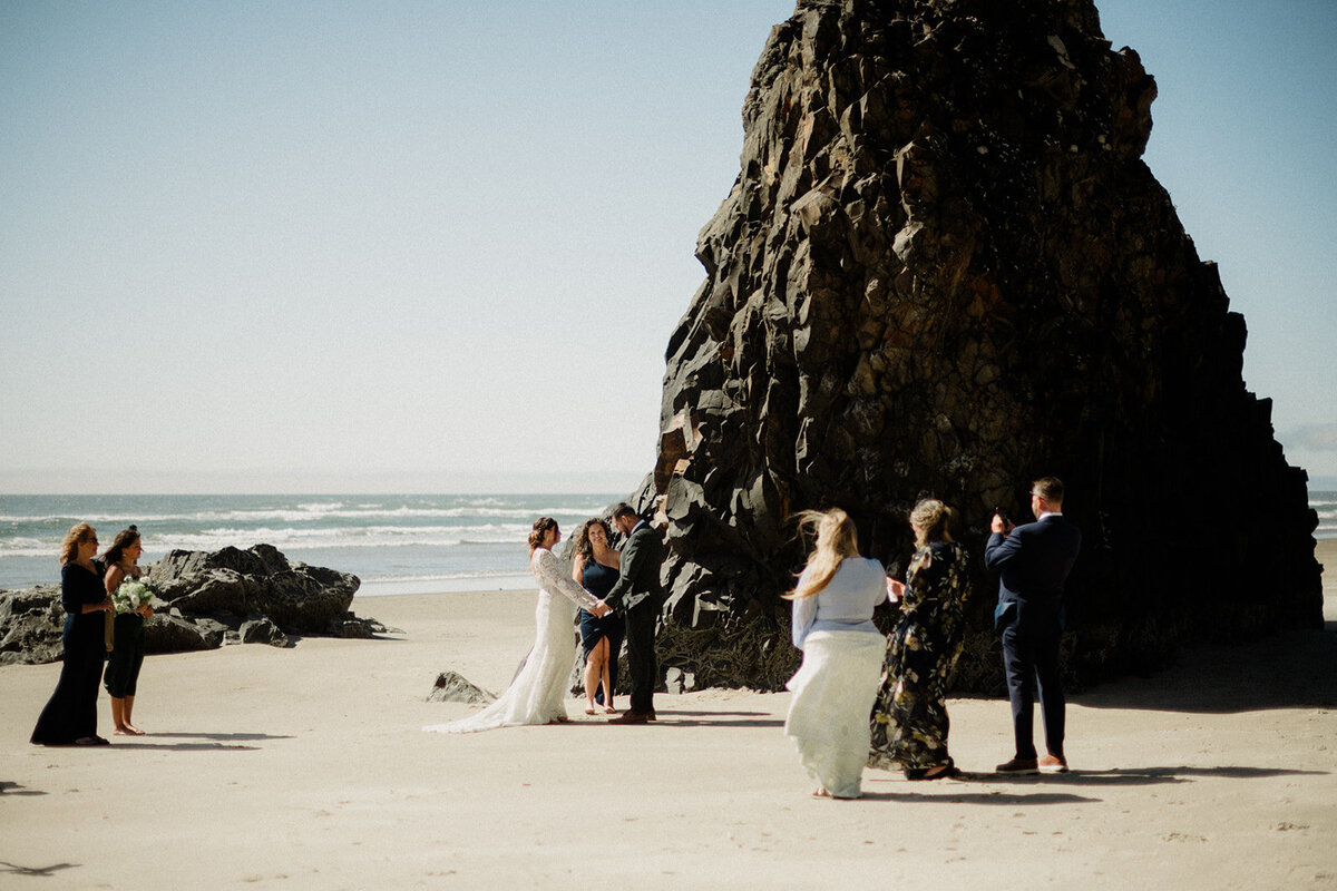 173 Cannon Beach Elopement Photographer_Wedding at Cannon Beach_Hug Point Elopement_Erica & Nate-1133_websize