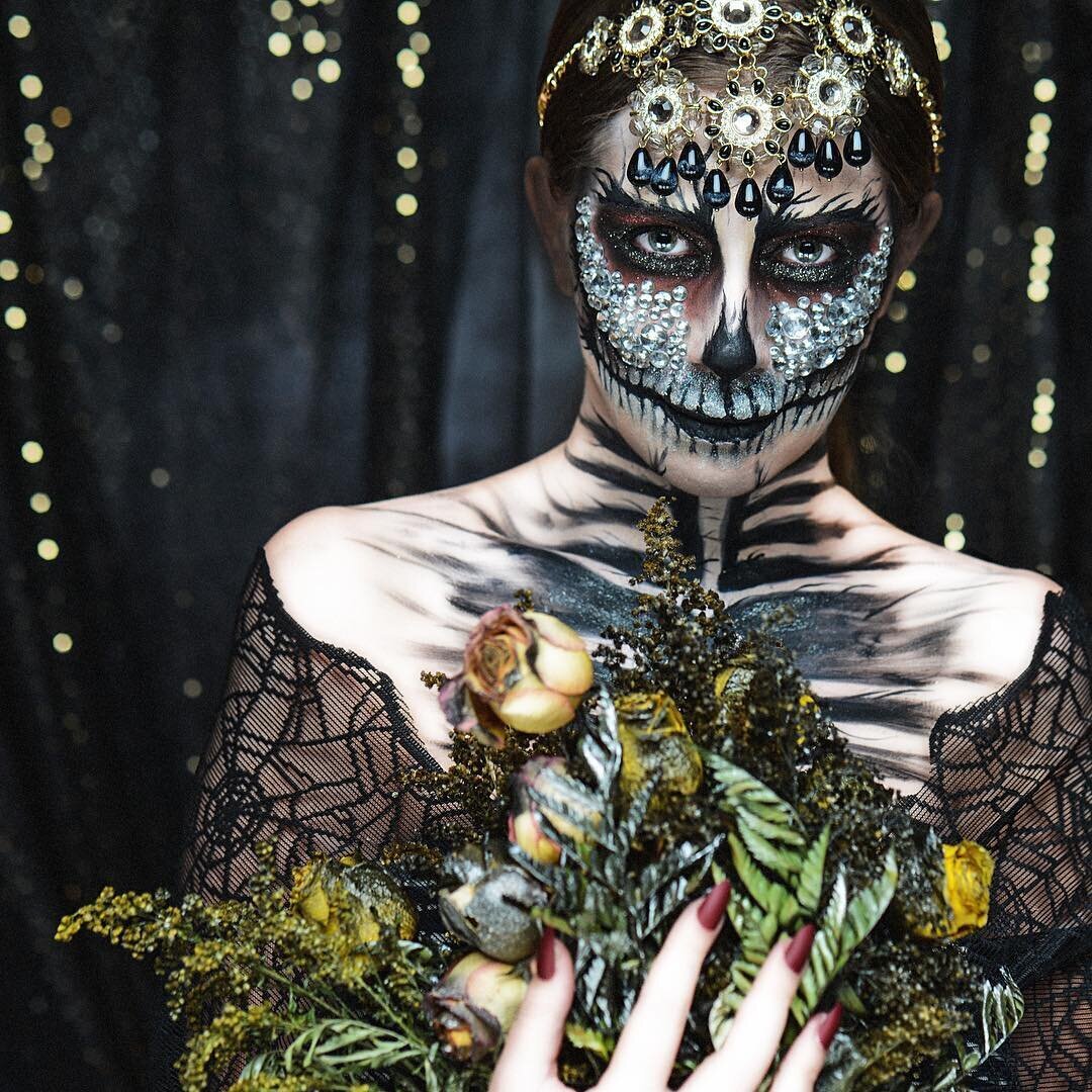 Fun Halloween Facts___a fear of Halloween is called Samhainophobia__the largest pumpkin ever grown was 1502 lbs__ I looked much scarier after removing all of this glue and the dozens of crystals from my face ______Spooktacular makeup by @ch