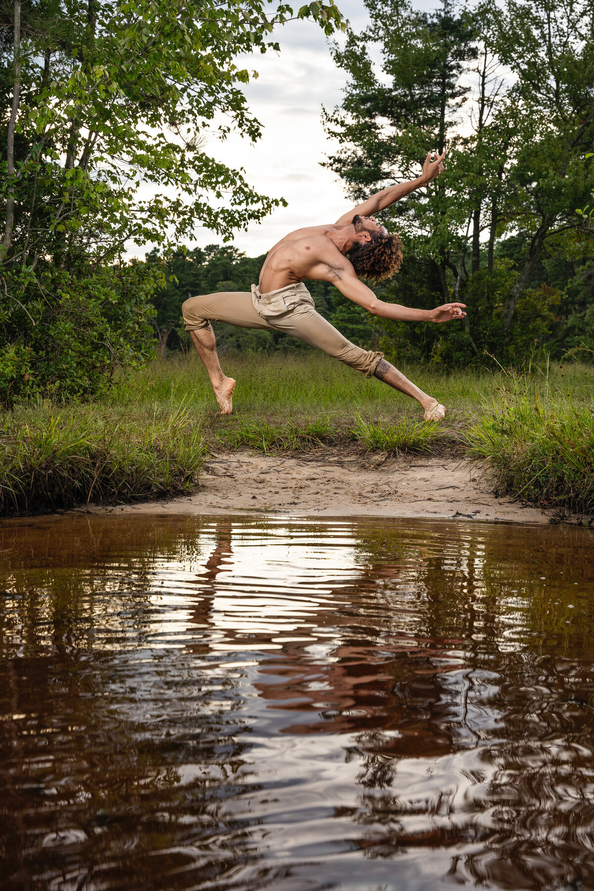 SusanGracePhotography-DancePhotographyNJ-dancers-in-lake--2