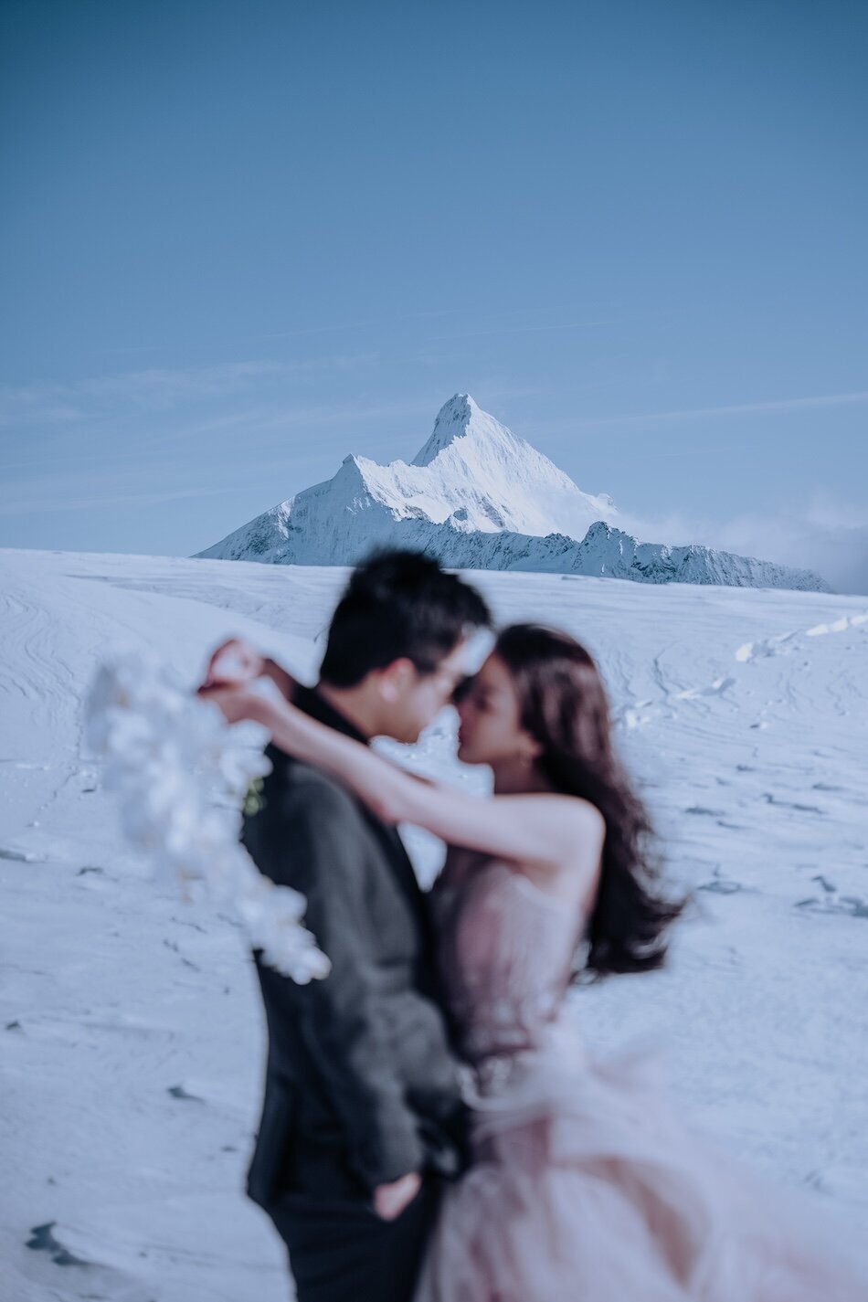 Helicopter wedding photoshoot, Dragon Fly Peak, Wanaka.