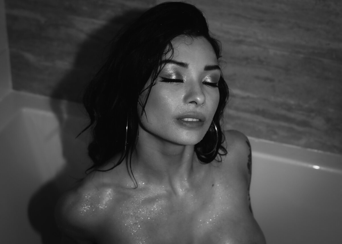 Black and White Boudoir Photographer Vancouver_ Oculus Portraits