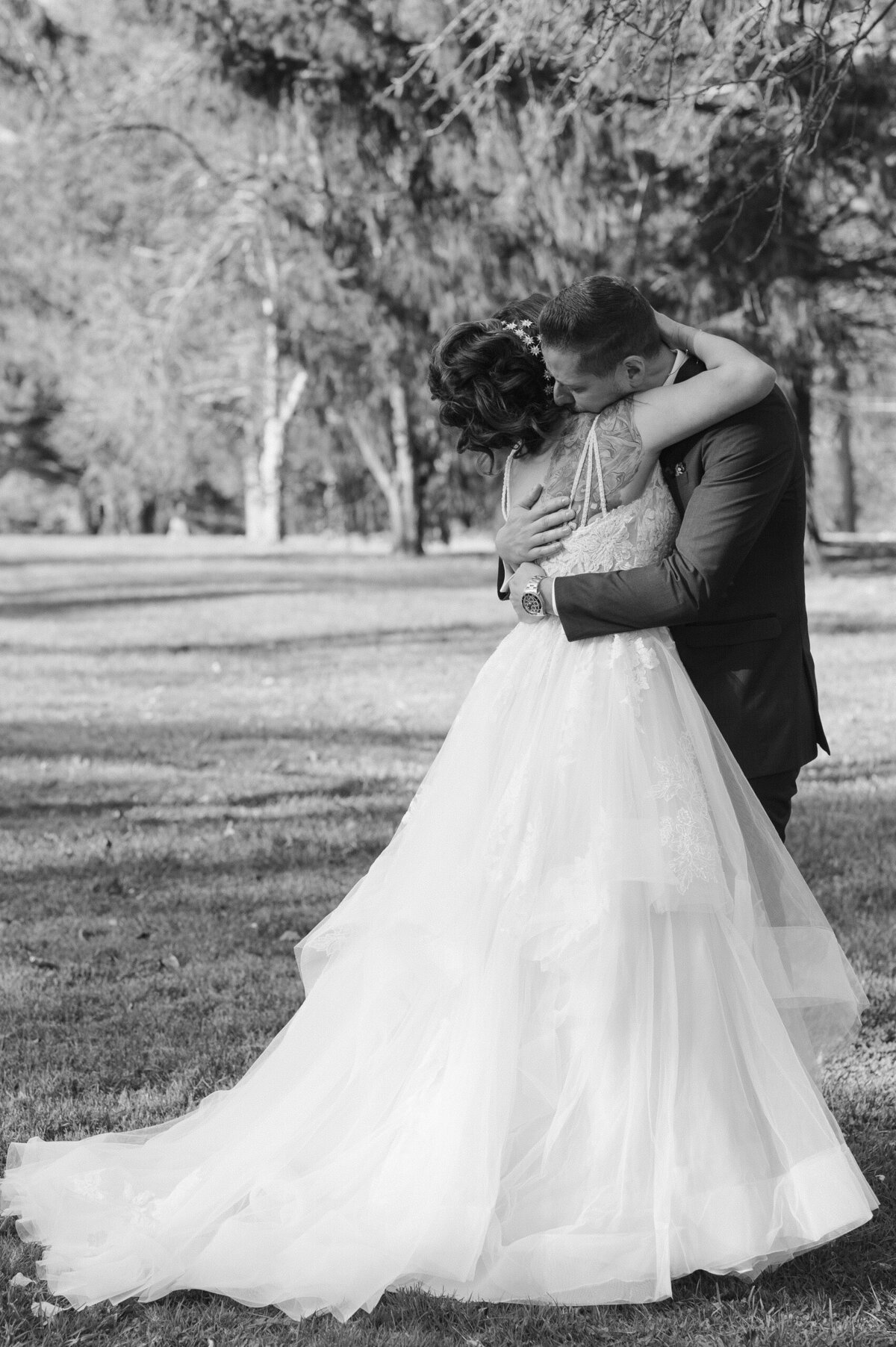 whimsical-wedding-photographer-nj-by-suess-moments-at-the-perona-farms-refinery