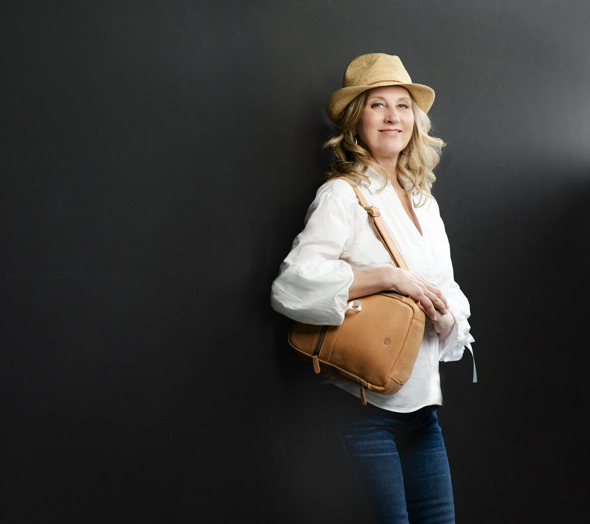 DiosaDesigns_KimHickman_Nov2022_DianaRenelli_TorontoBranding_Photographer9679-Edit-Edit