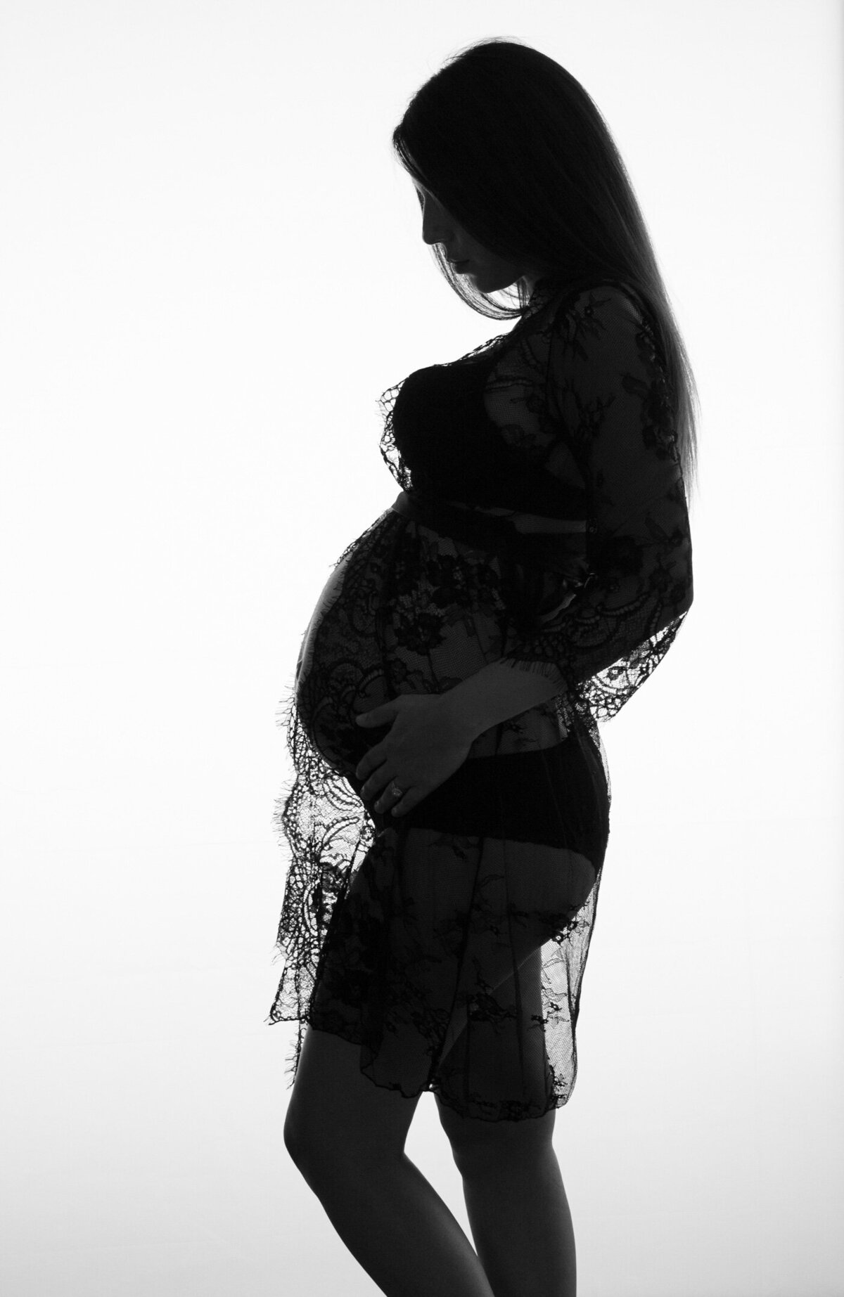 Tally Safdie photography maternity pregnancy photo black and white lace