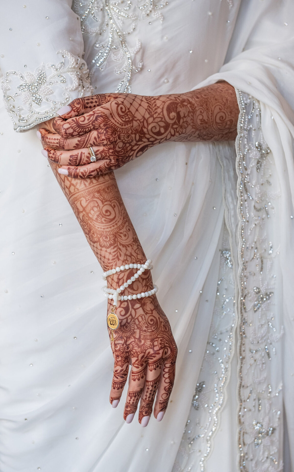 Calgary-mehndi-artist-wedding-indian-scaled