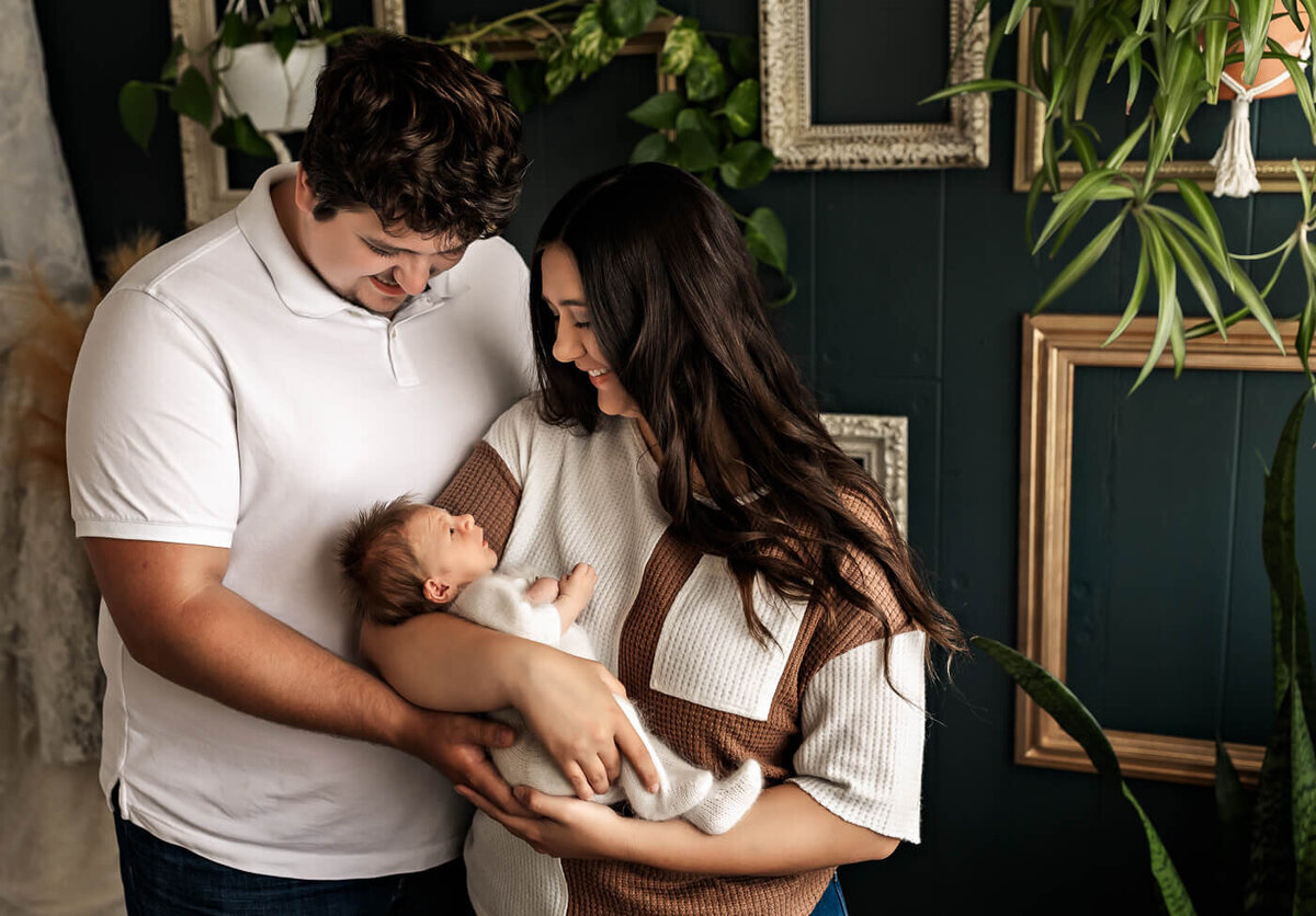 wrapped-newborn-studio-session-central-illinois-9