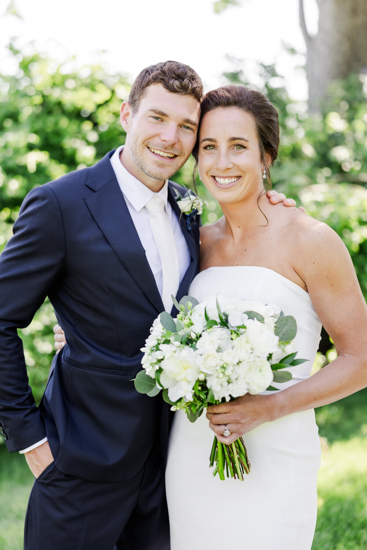 classic_bride_and_groom_portrait