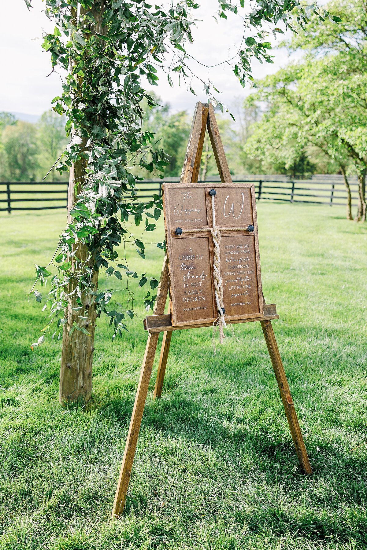 oak-barn-at-loyalty-wedding-rebecca-dotson-photography_0011