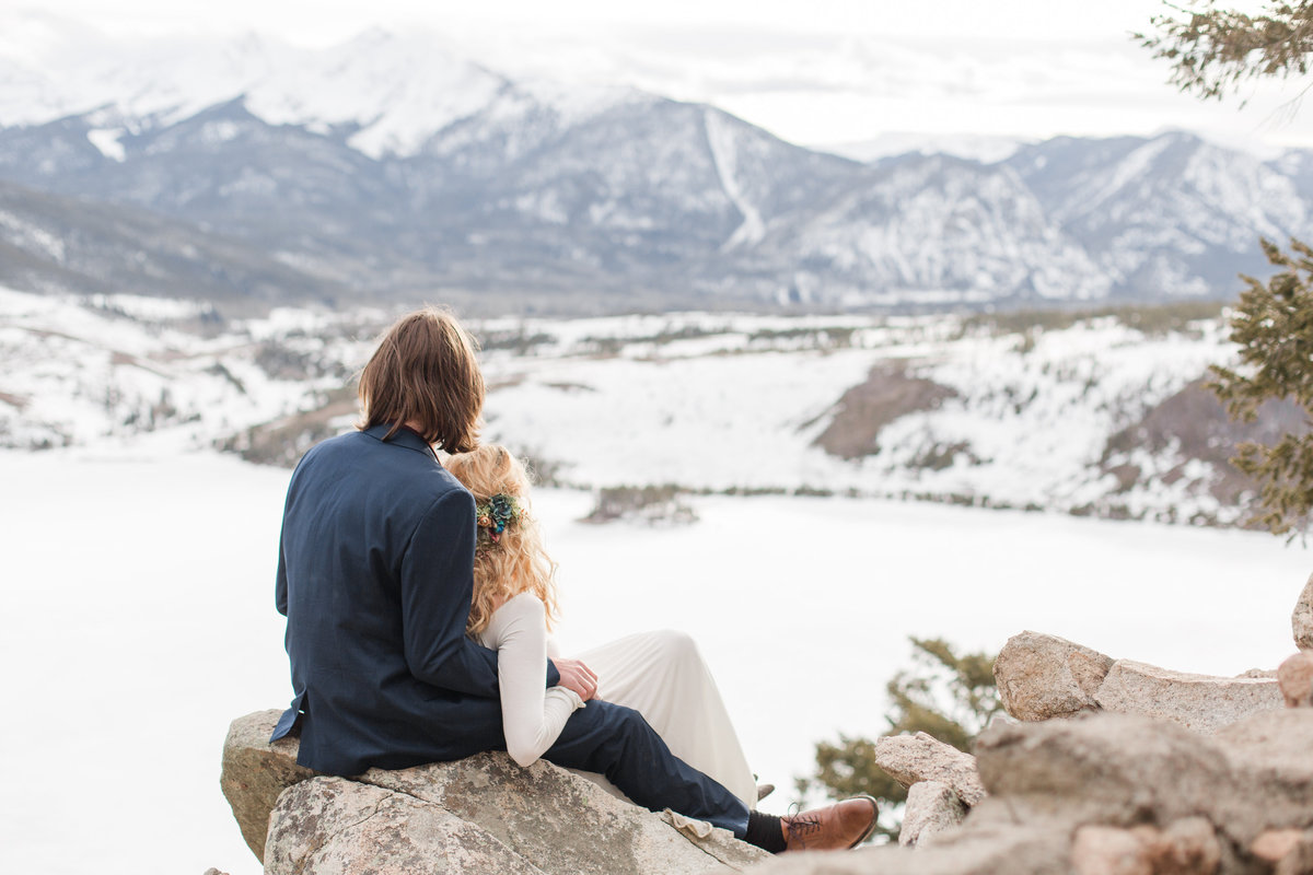 Jared & Elizabeth Sneak Peek (37 of 44)
