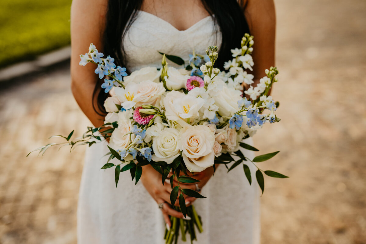 mariah-lacy-photo-granada-terrace-park-elope-chantilly-chic-celebrations-25