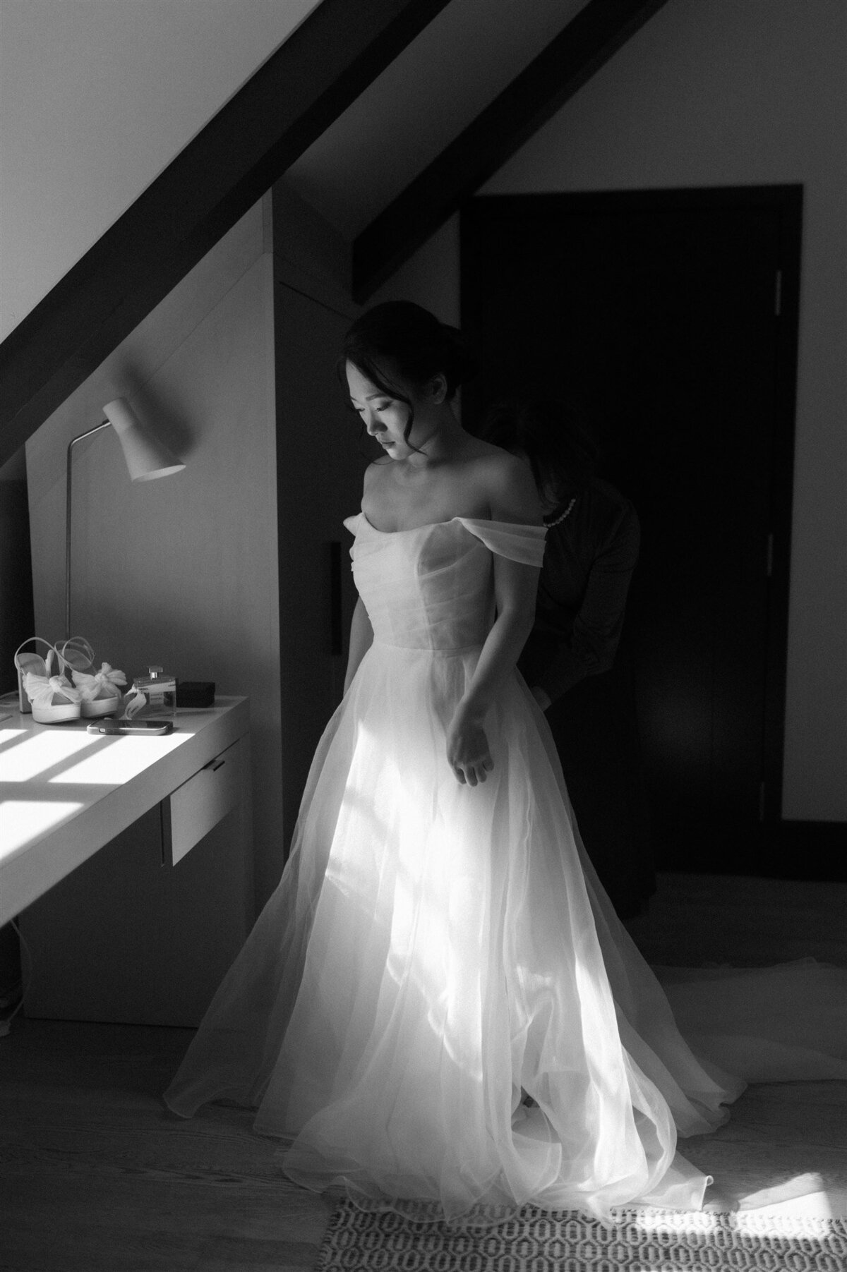 chateau-ramezay-montreal-luxury-editorial-wedding-photographer-39