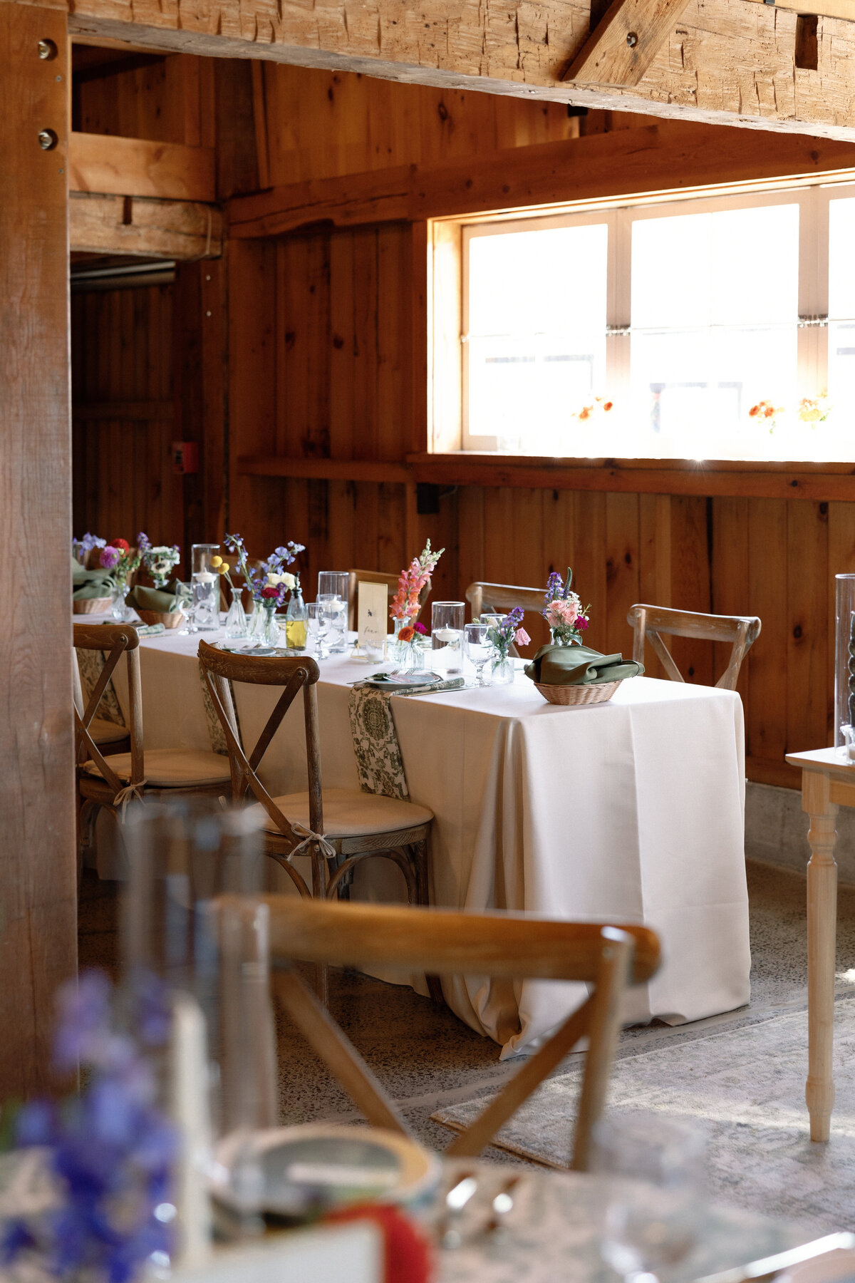 sophisticated-wedding-barn-fall